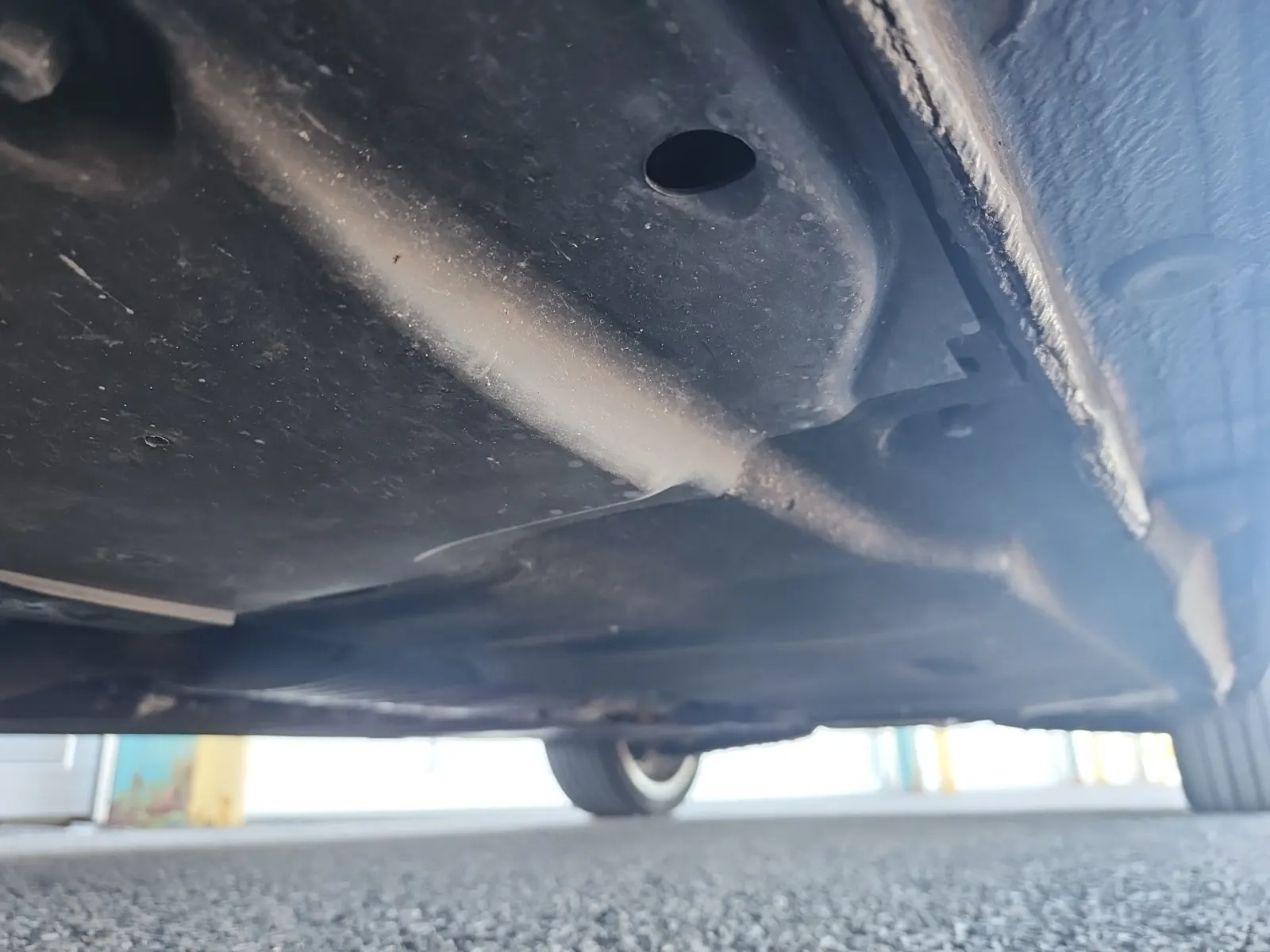 Undercarriage - Driver Photo