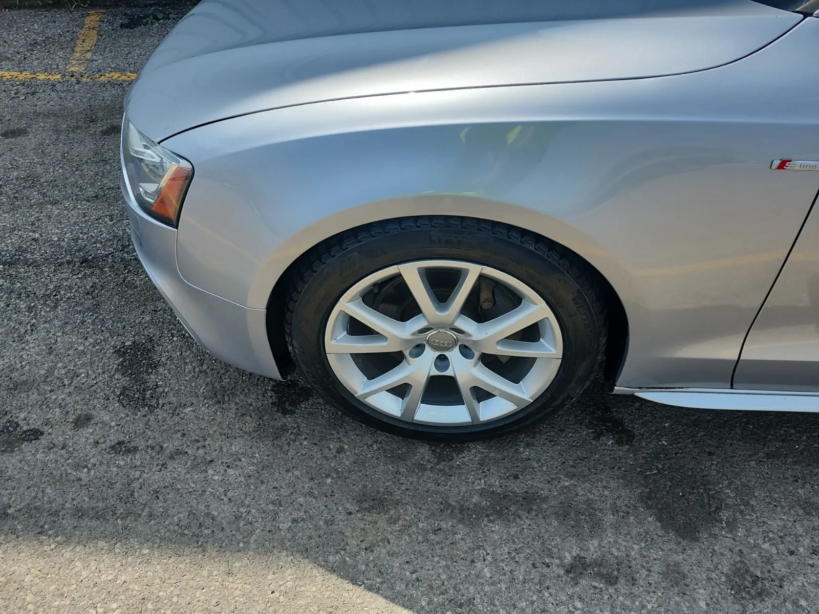 Front driver wheel/tire photo