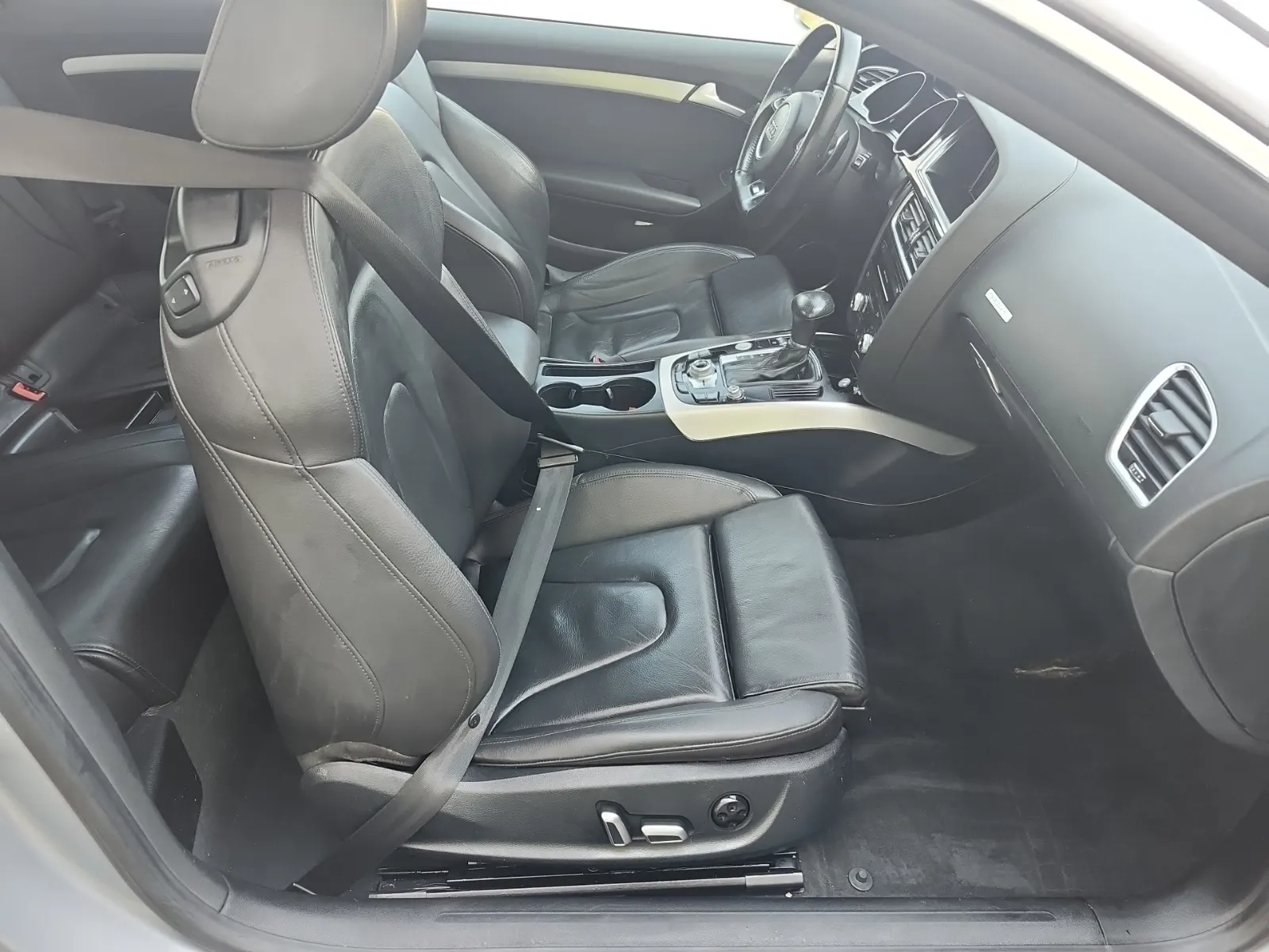 Right Side Interior Photo