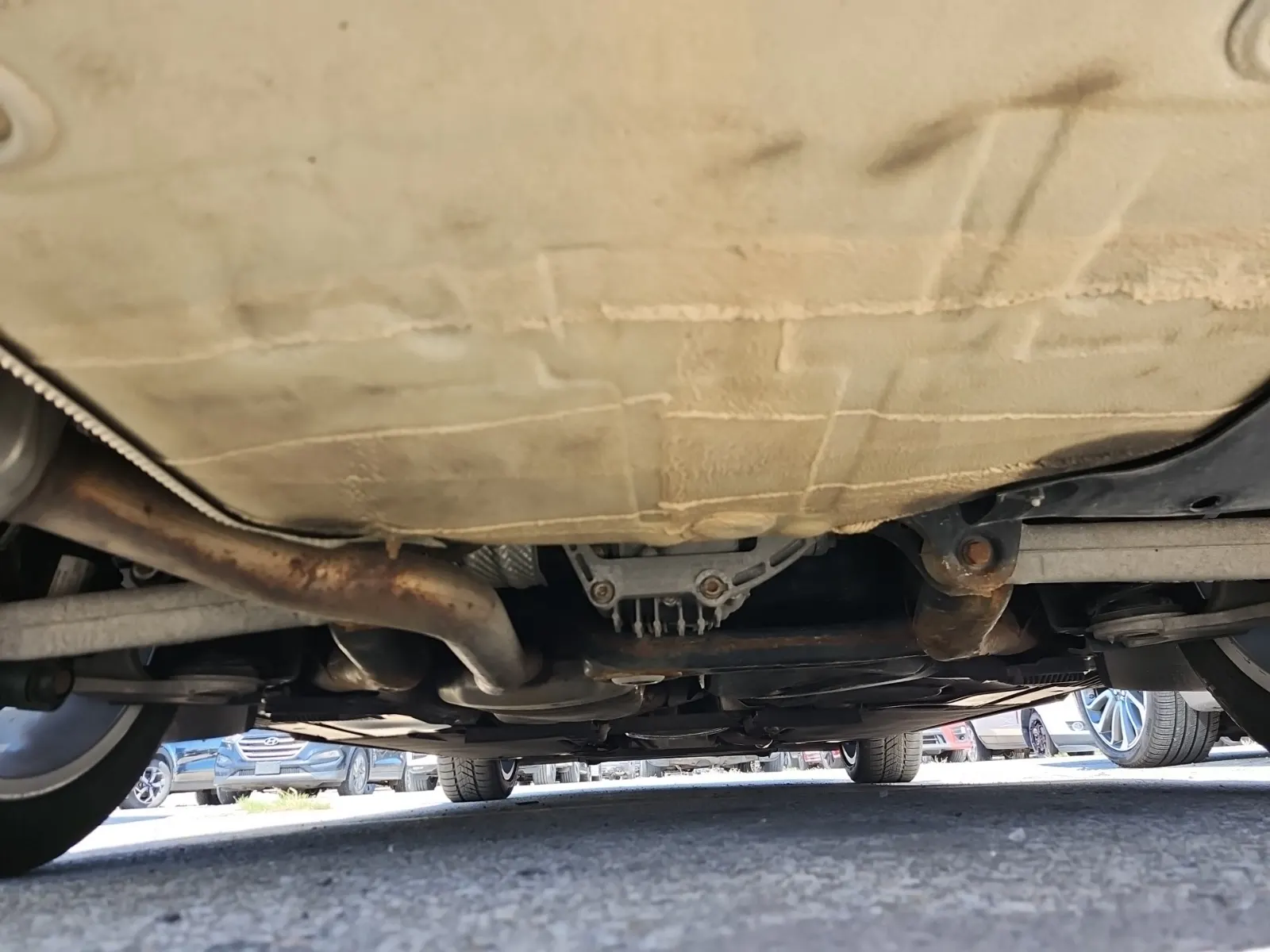 Undercarriage - Rear Photo