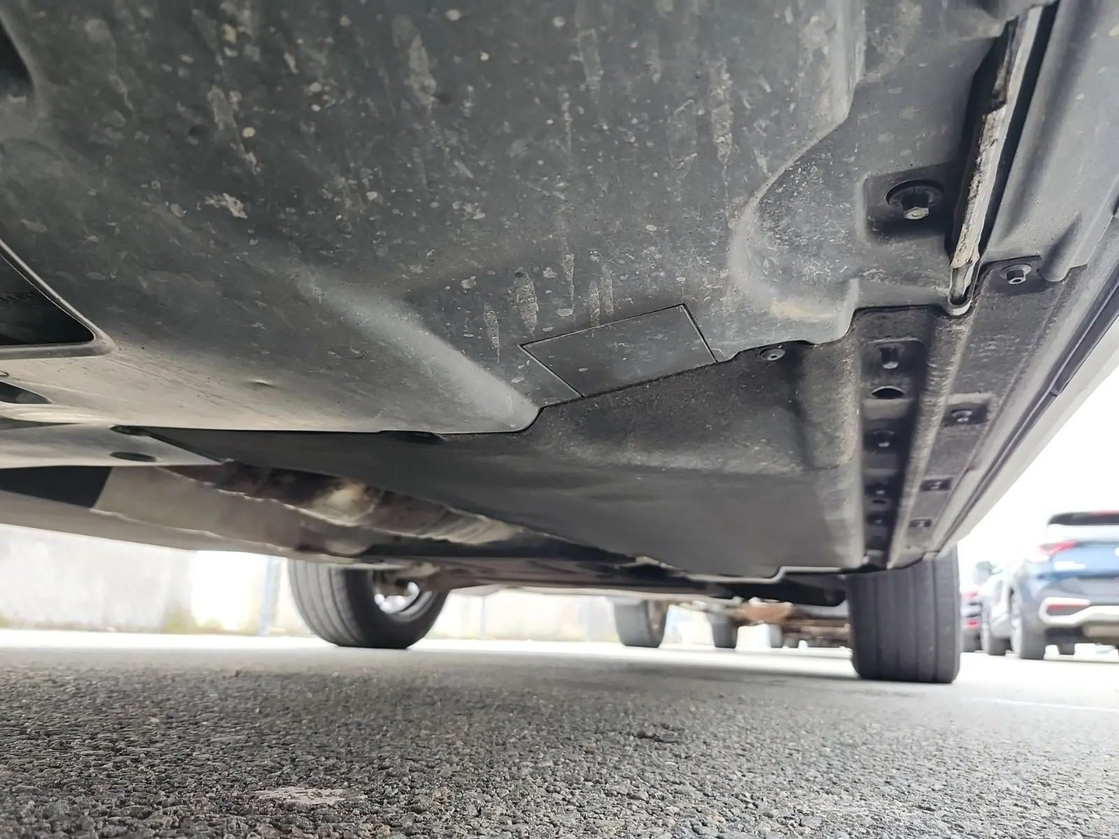 Undercarriage - Passenger Photo