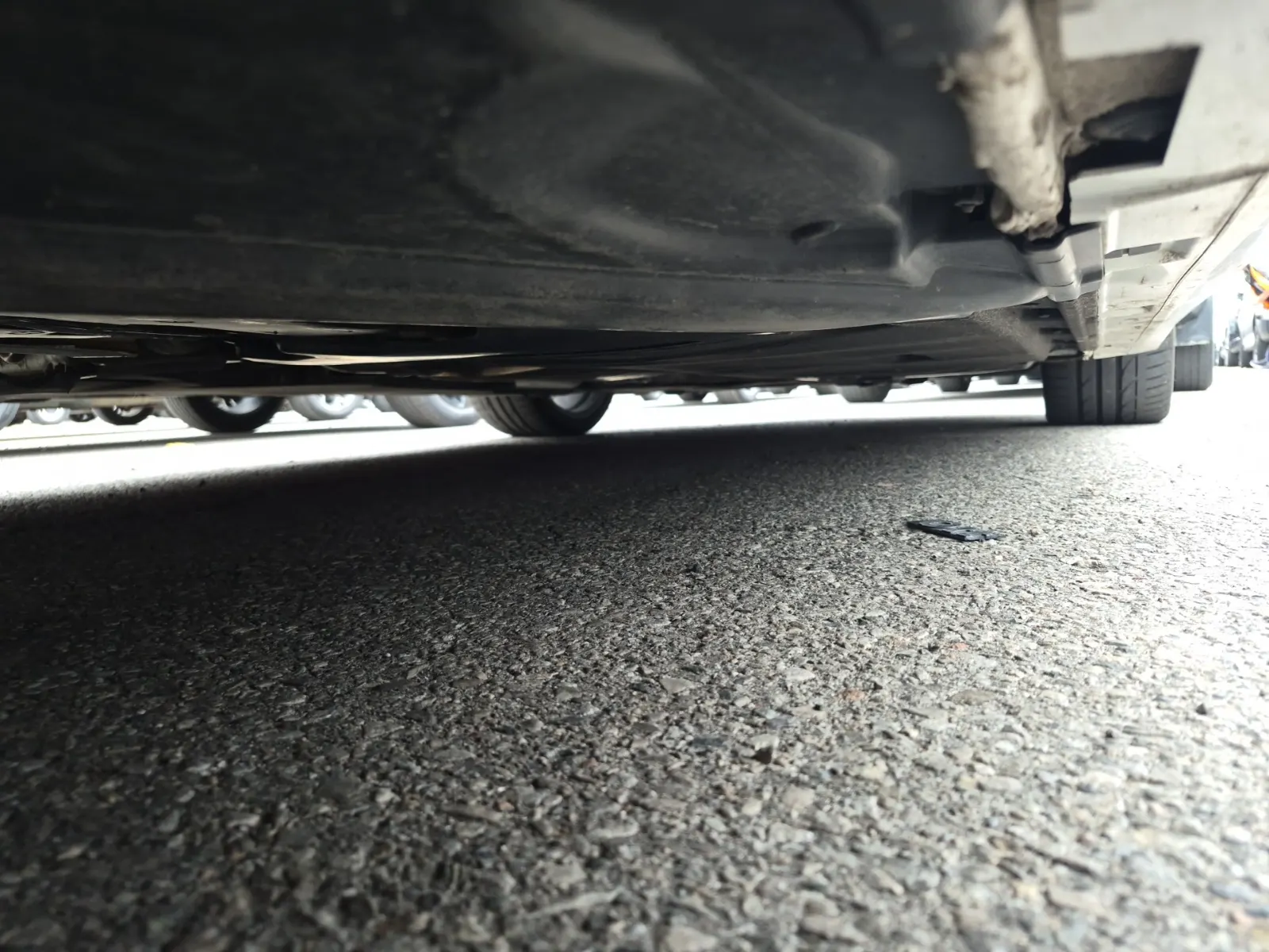 Undercarriage - Passenger Photo