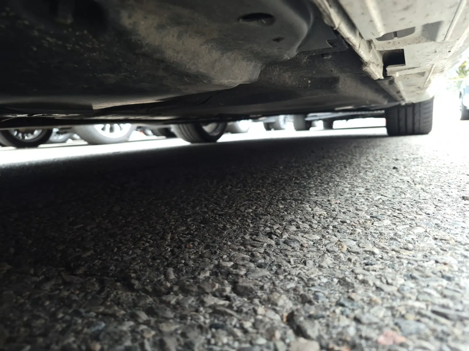 Undercarriage - Driver Photo