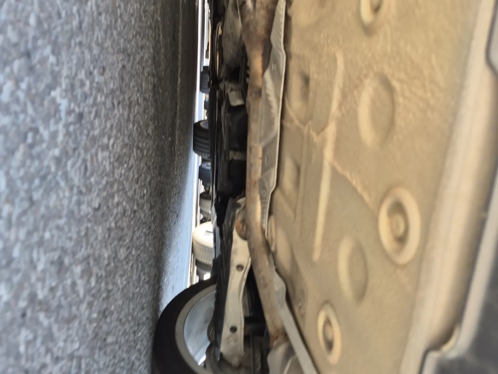 Undercarriage - Rear Photo