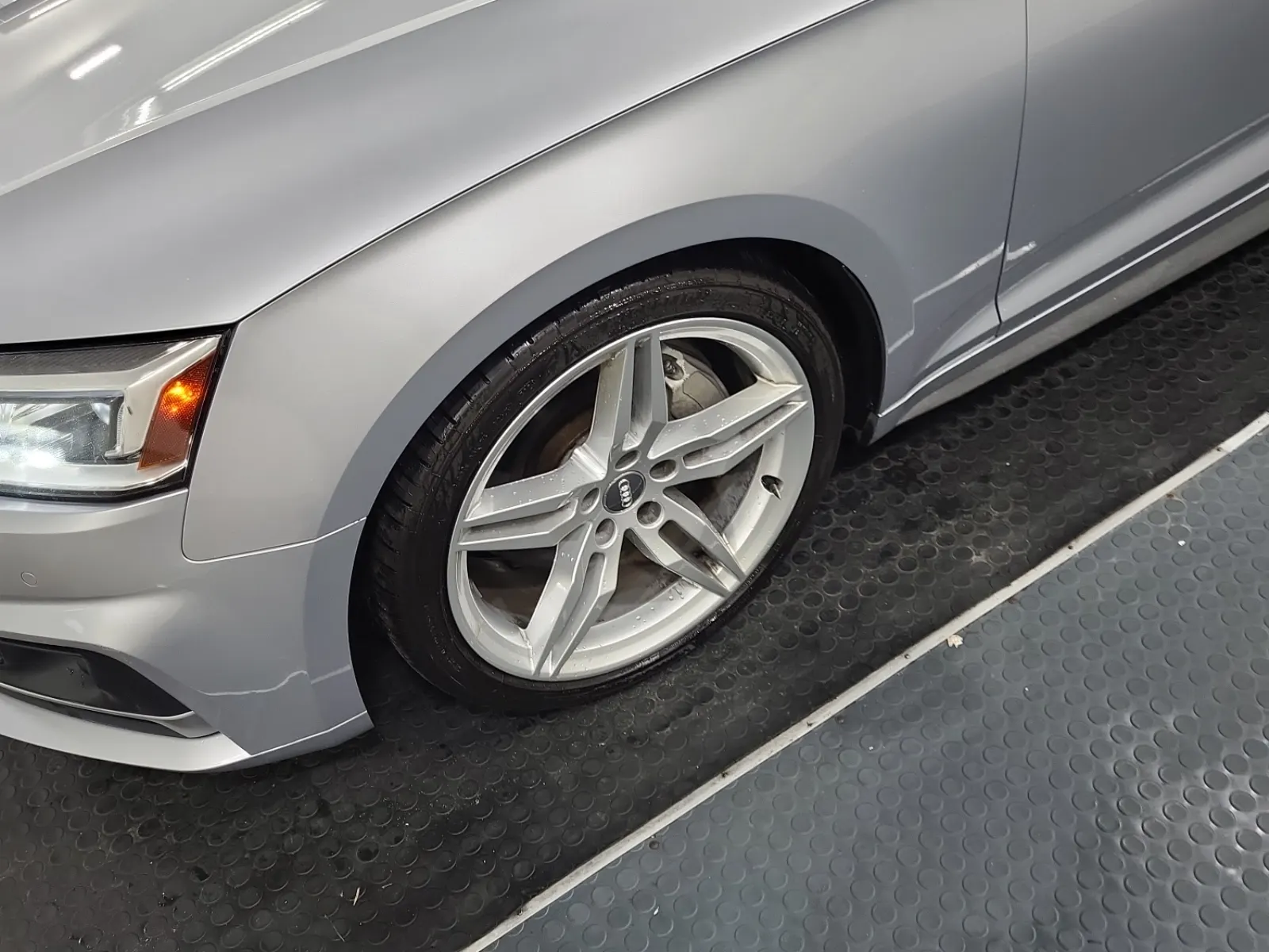 Front driver wheel/tire photo