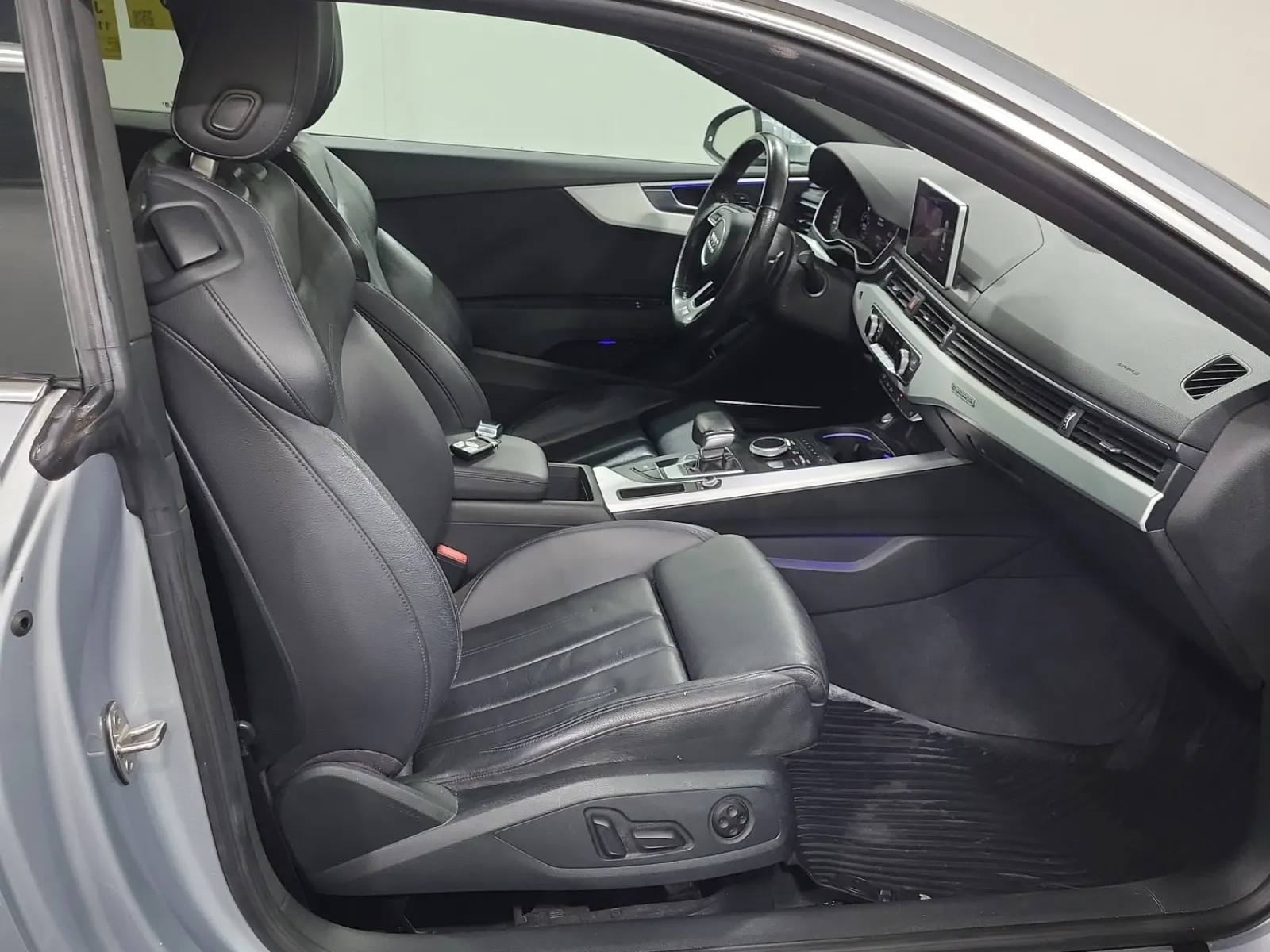 Right Side Interior Photo