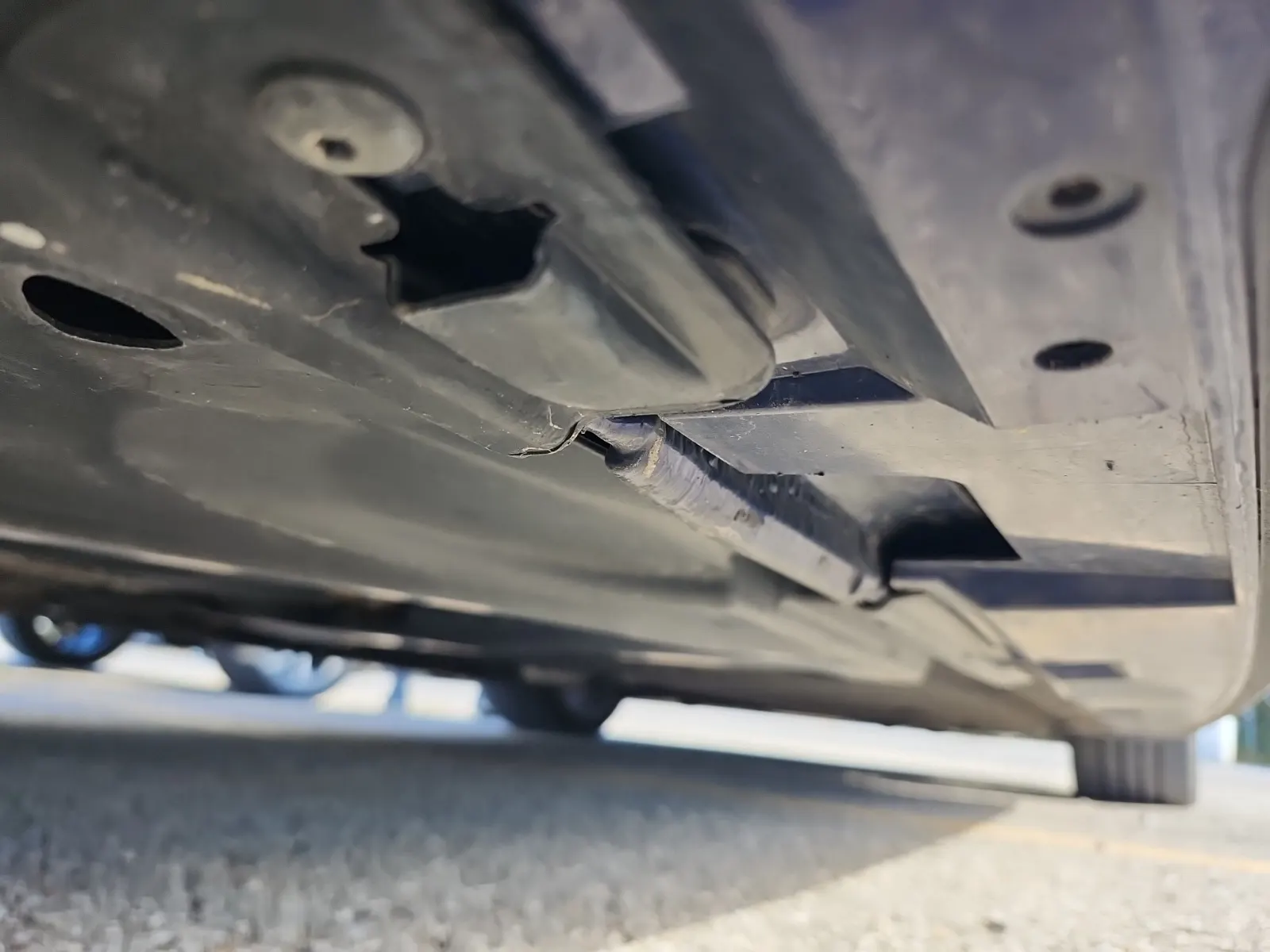 Undercarriage - Passenger Photo