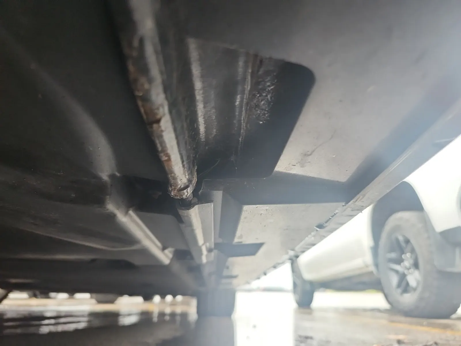 Undercarriage - Passenger Photo