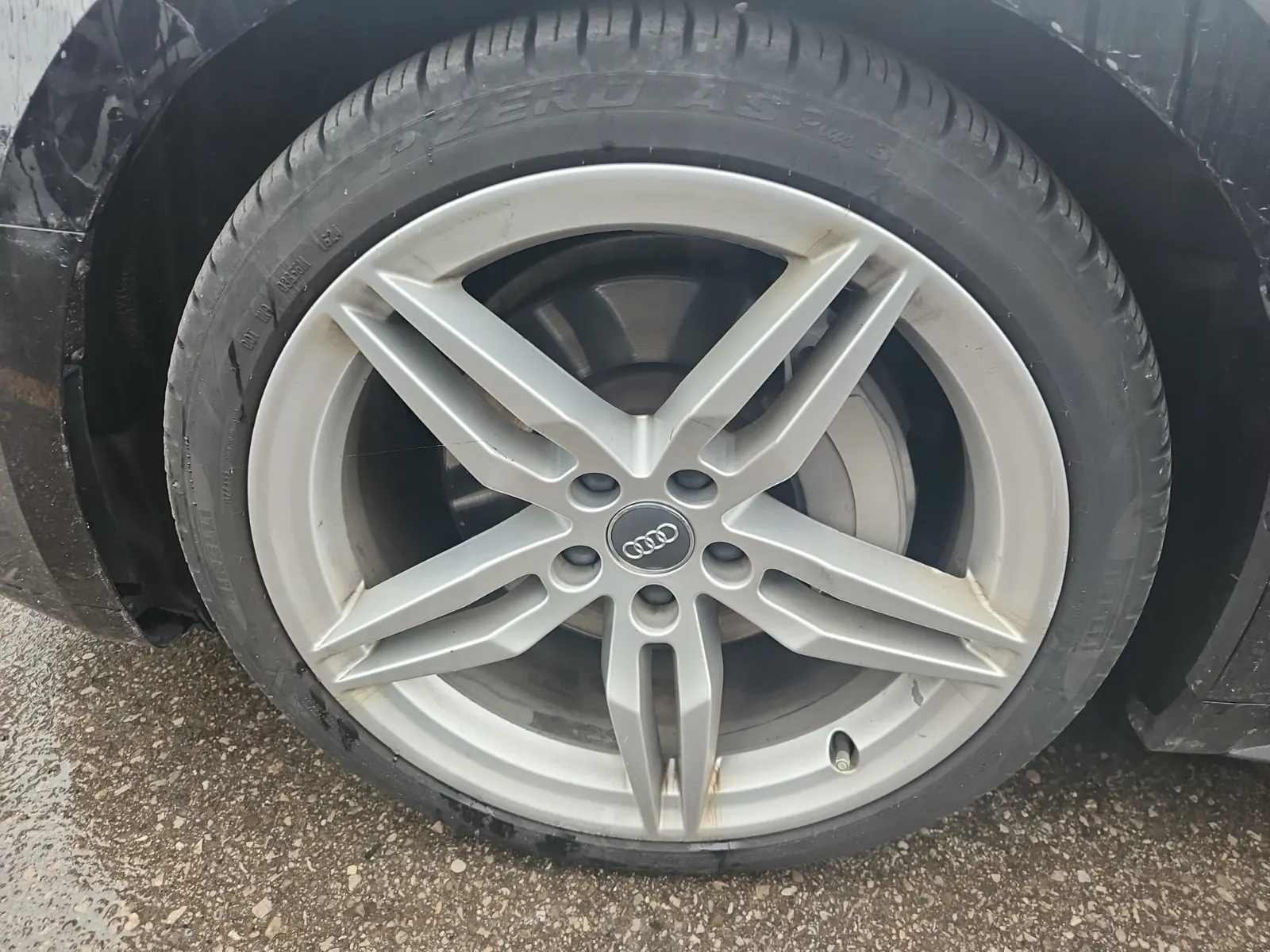Front driver wheel/tire photo