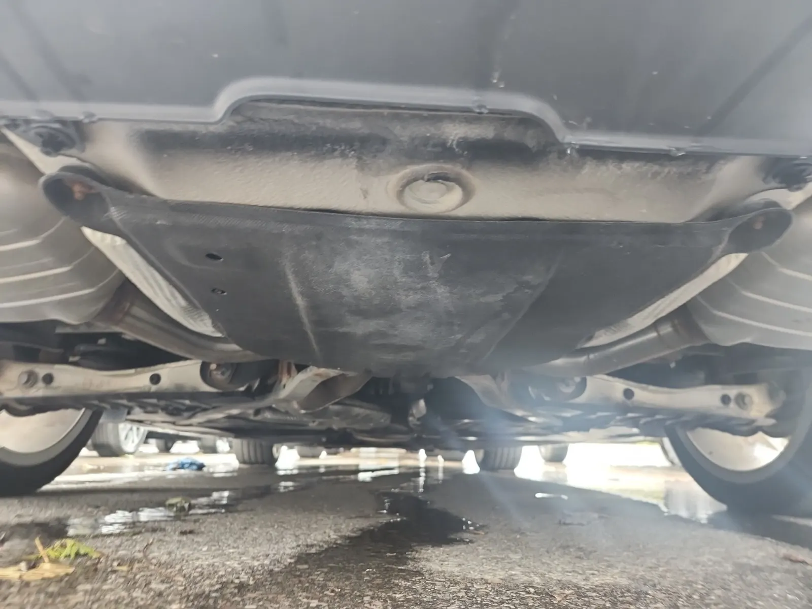 Undercarriage - Rear Photo