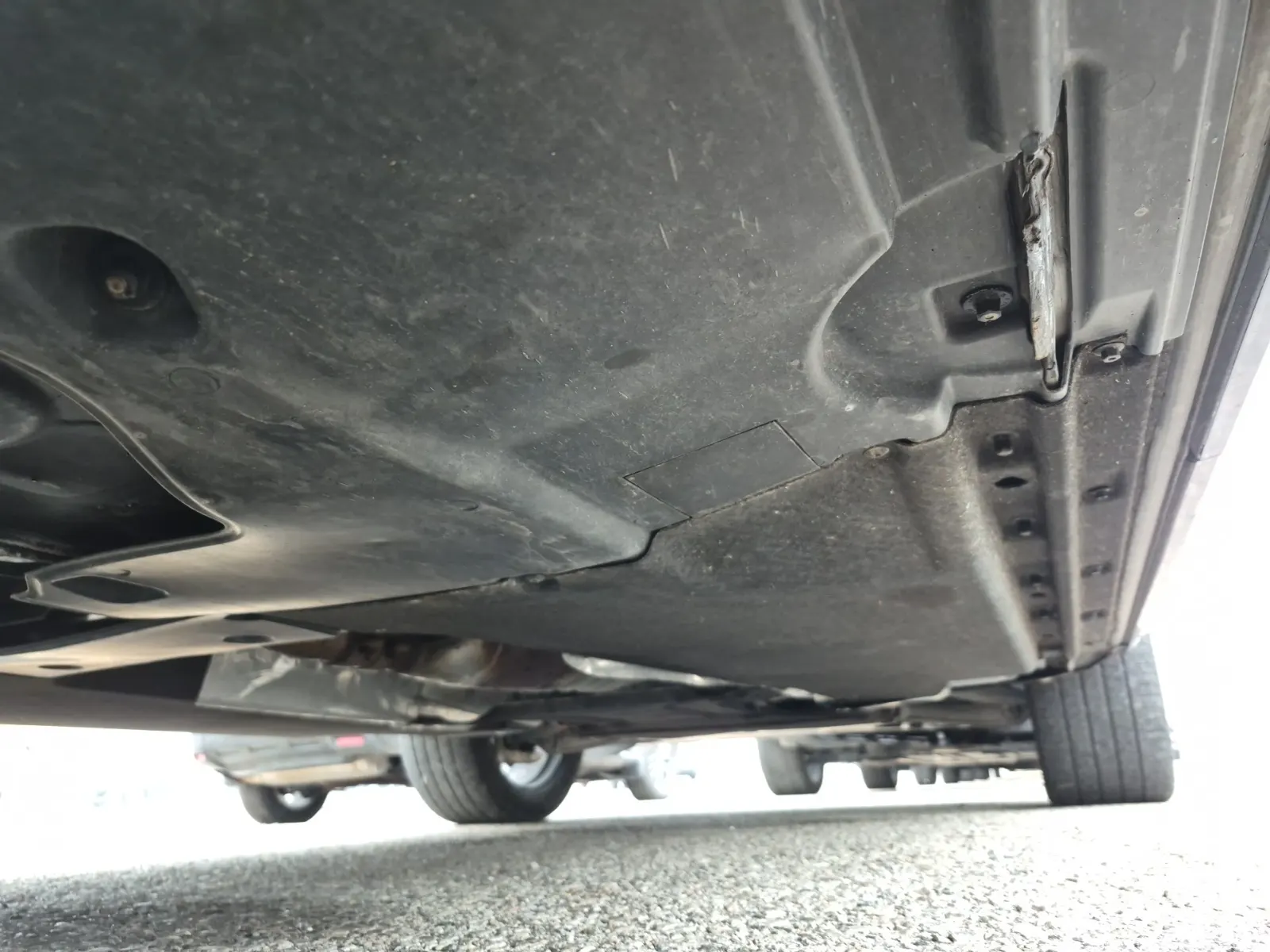 Undercarriage - Passenger Photo