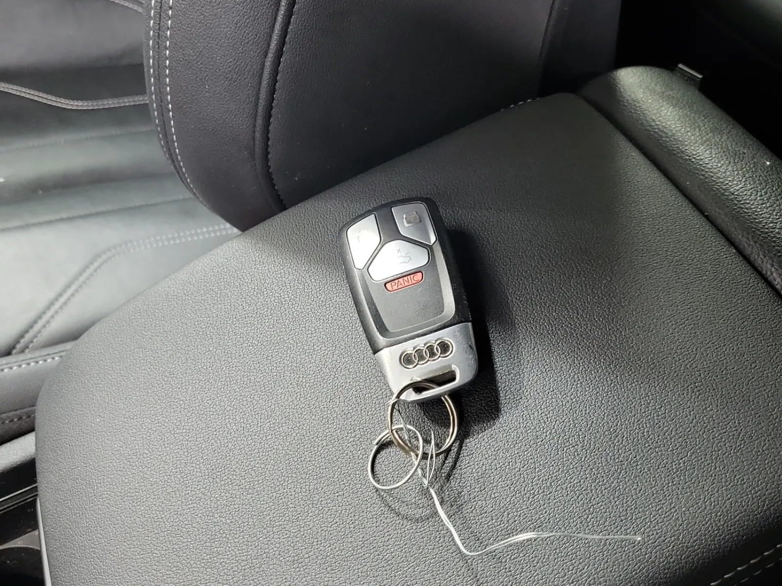 Keys/Fobs/Manual Photo