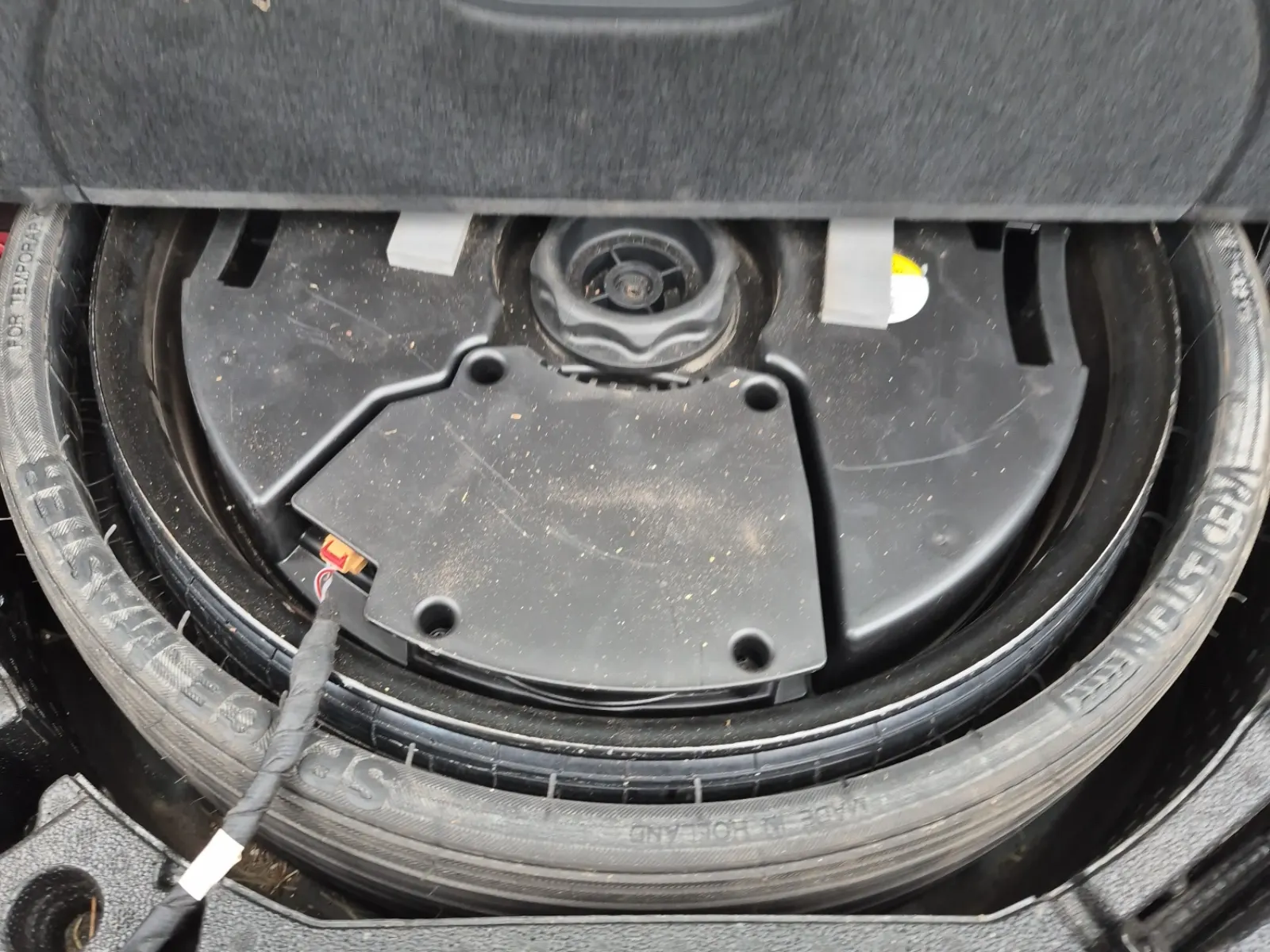 Spare Tire & Wheel Photo
