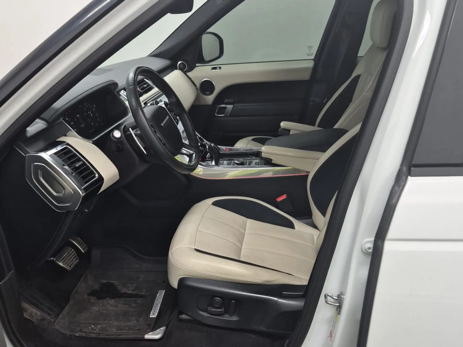 Front Interior Photo
