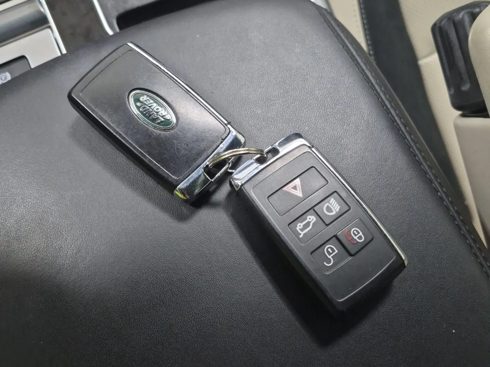 Keys/Fobs/Manual Photo