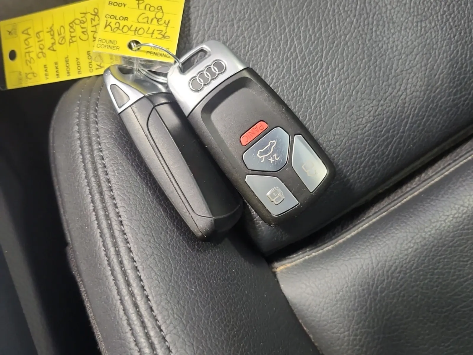 Keys/Fobs/Manual Photo