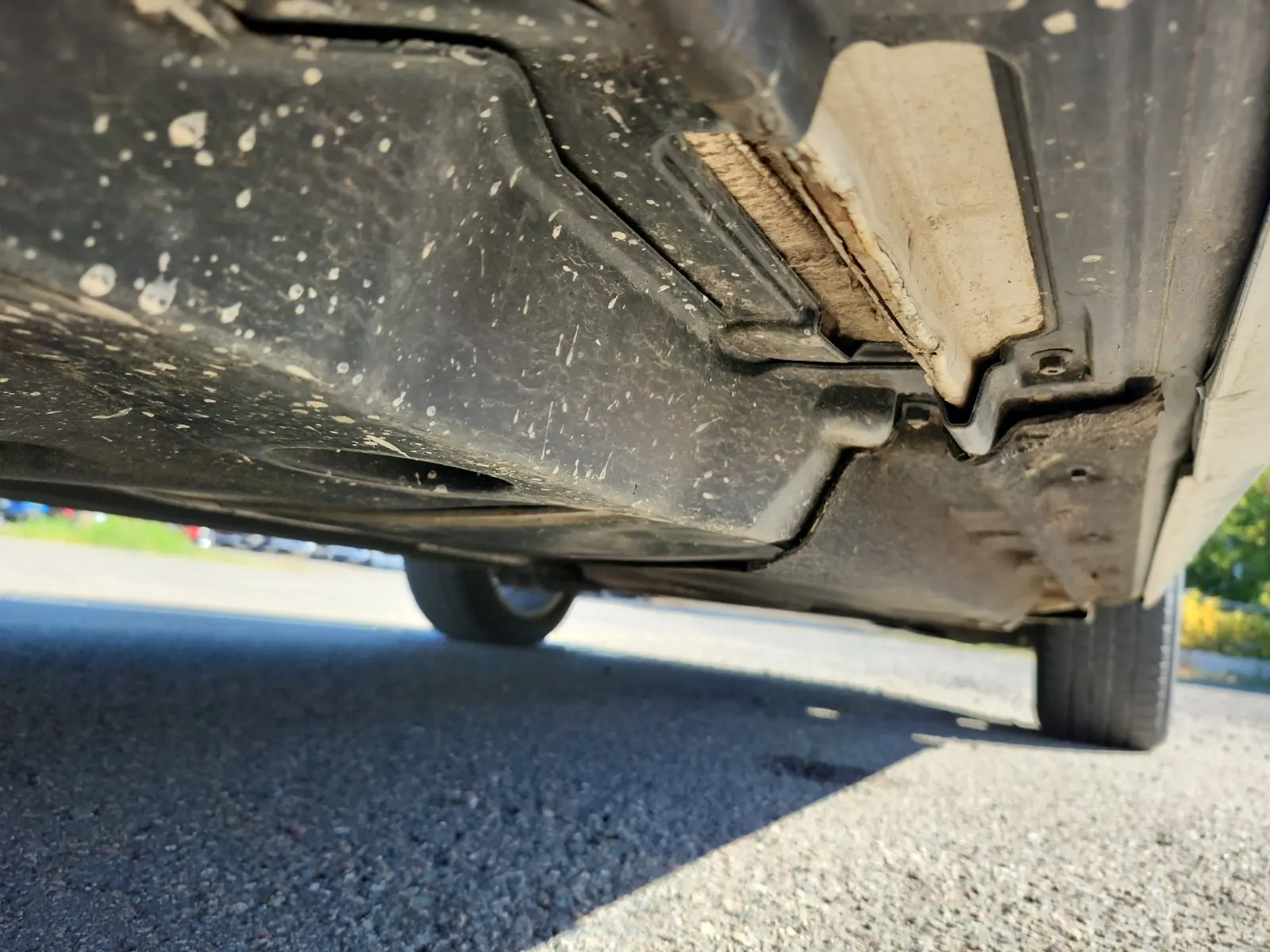Undercarriage - Passenger Photo