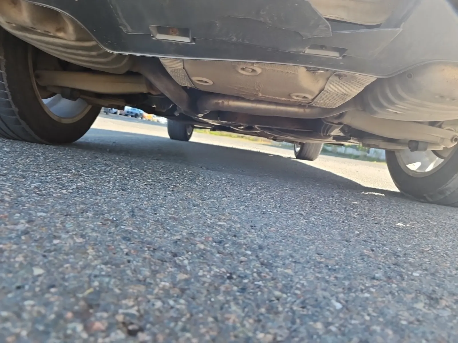 Undercarriage - Rear Photo