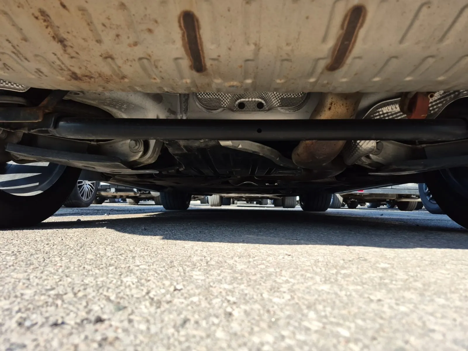 Undercarriage - Rear Photo