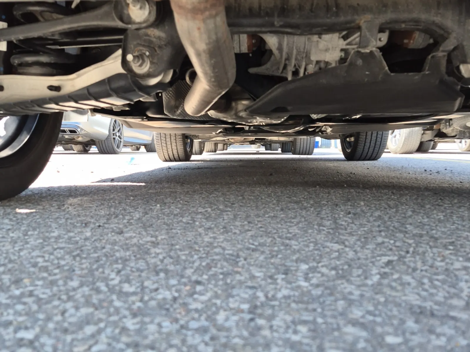 Undercarriage - Rear Photo
