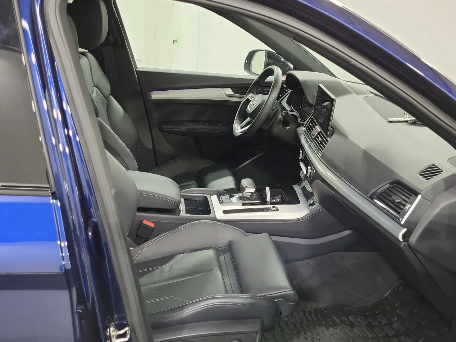 Right Side Interior Photo
