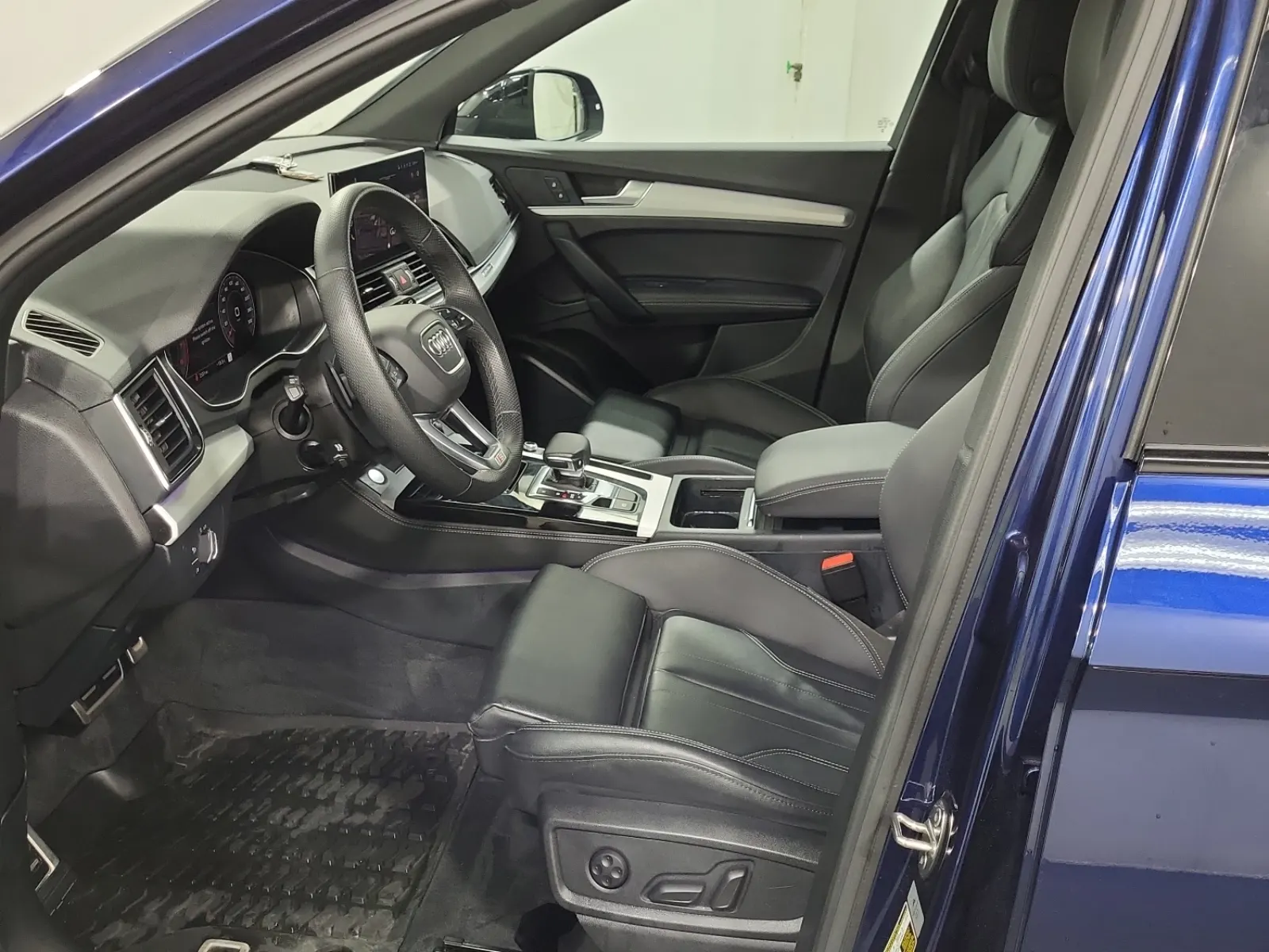 Front Interior Photo