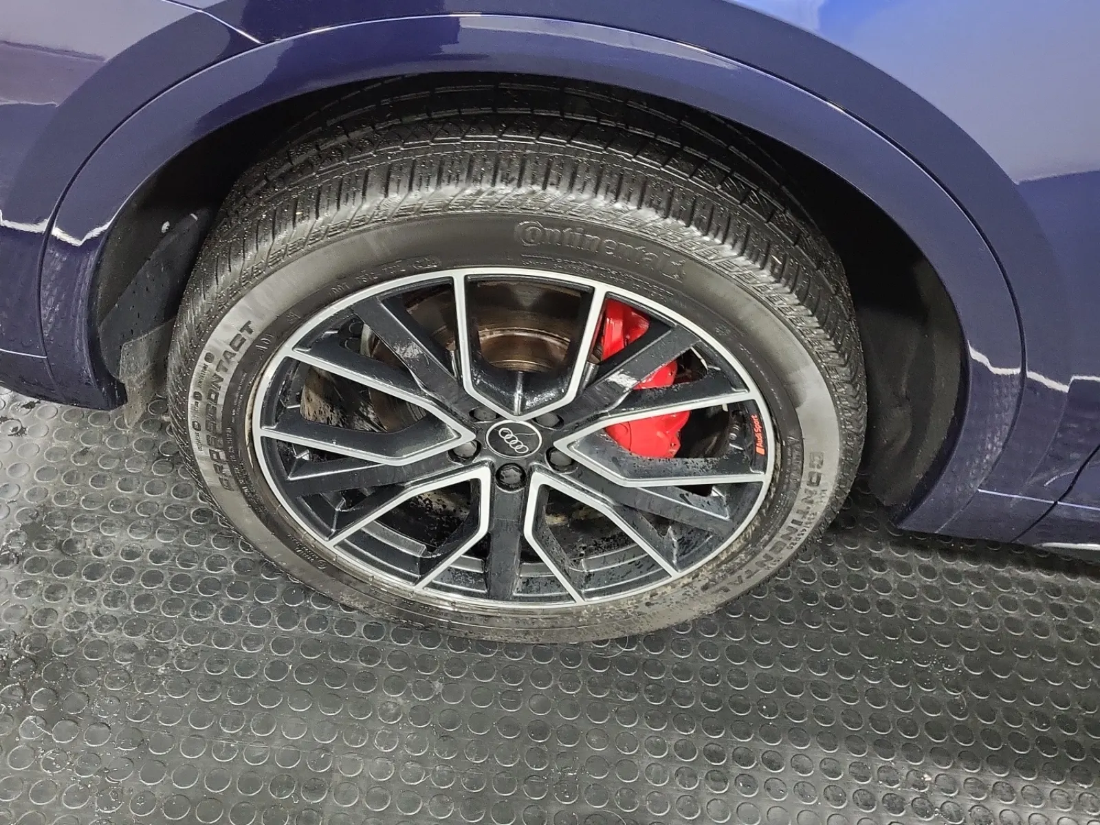 Front driver wheel/tire photo