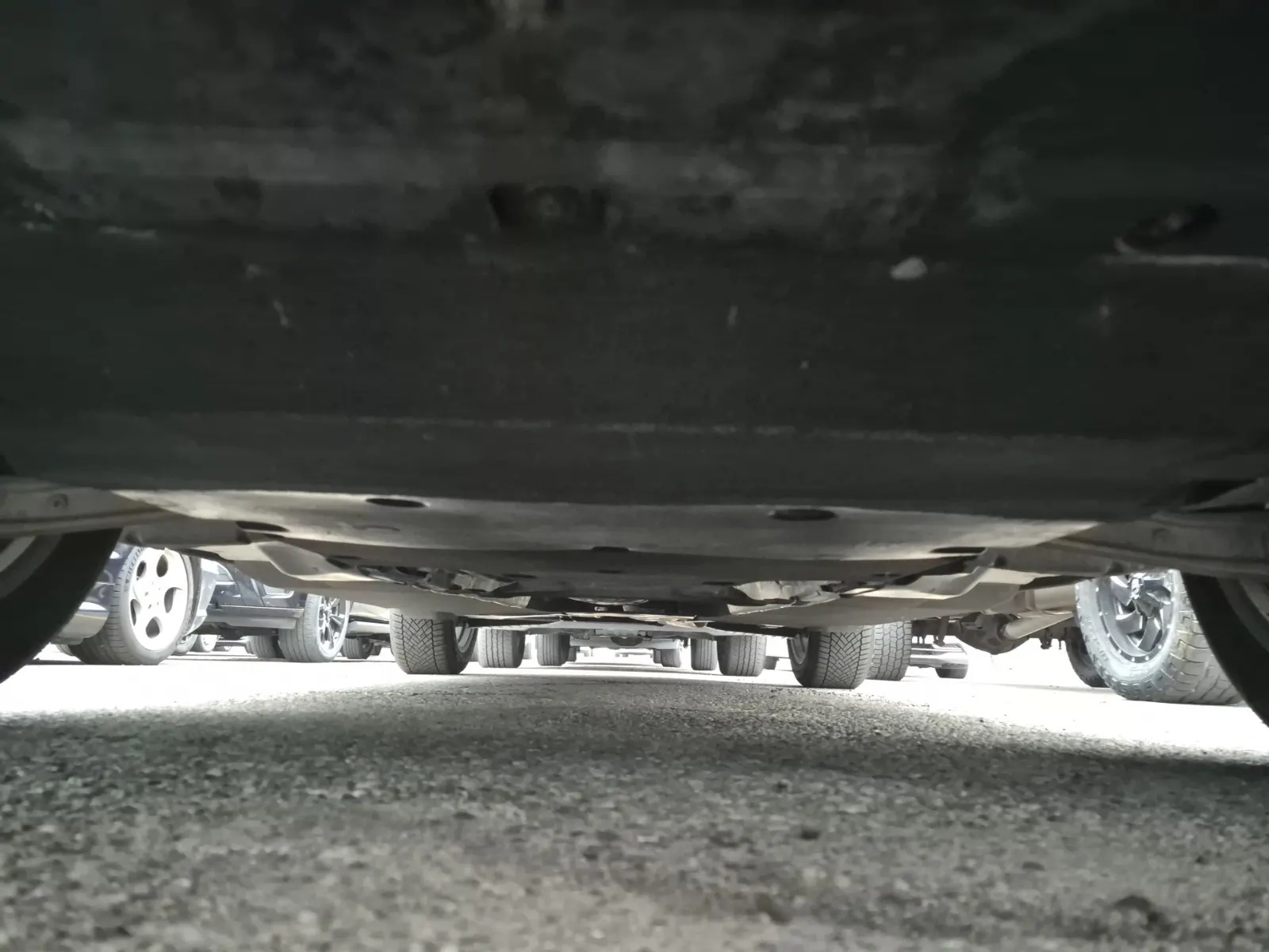 Undercarriage - Front Photo