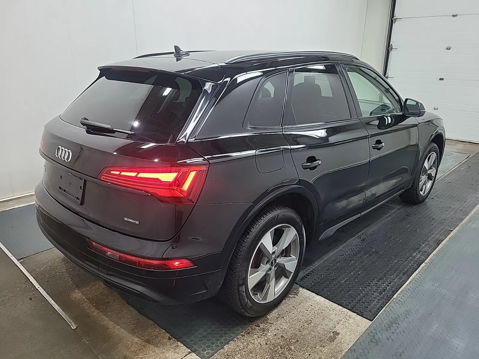 Passenger Rear 3/4 Photo