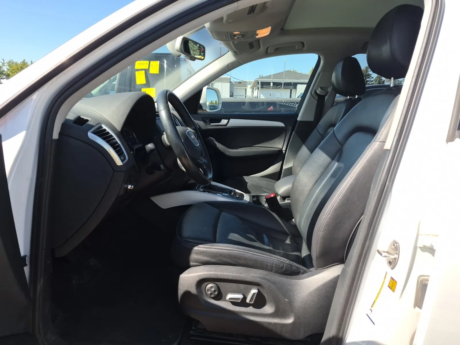 Front Interior Photo