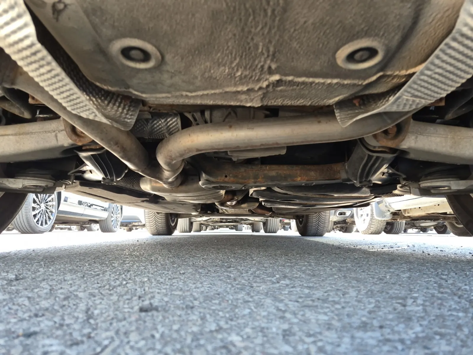Undercarriage - Rear Photo