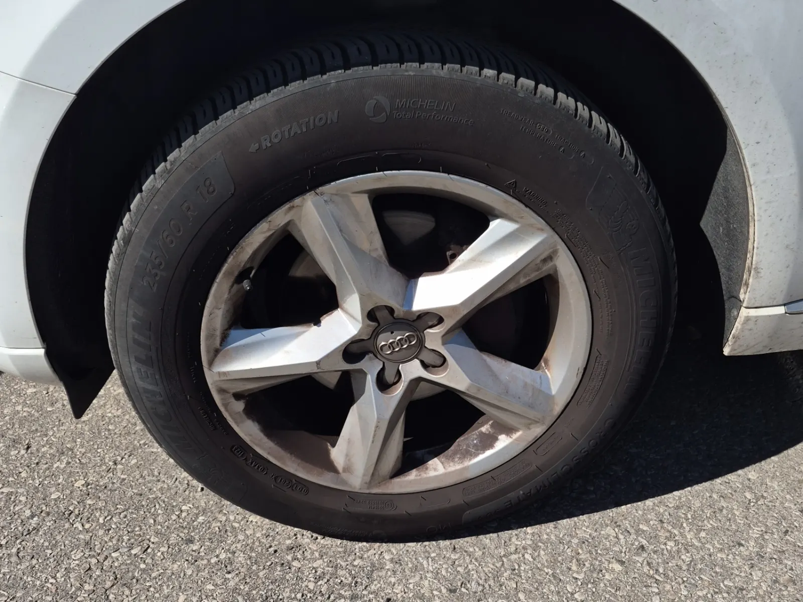 Front driver wheel/tire photo