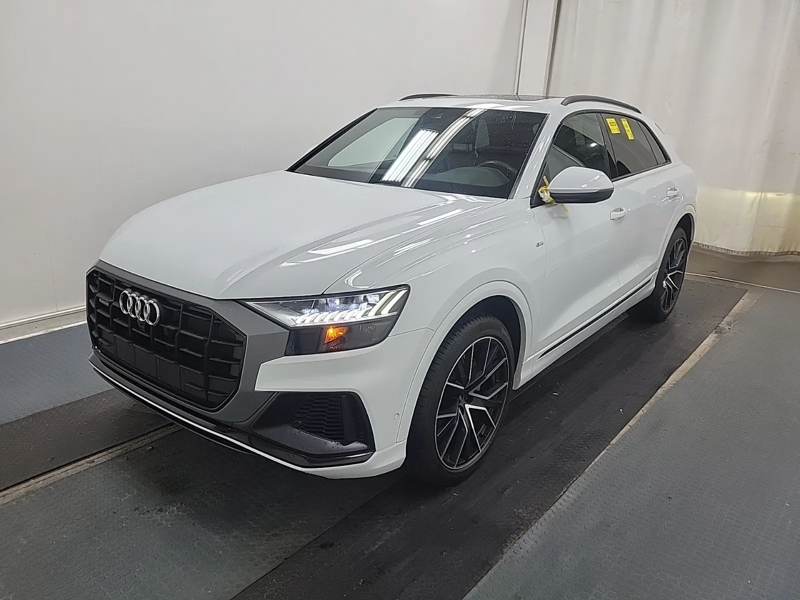 2023 Audi Q8