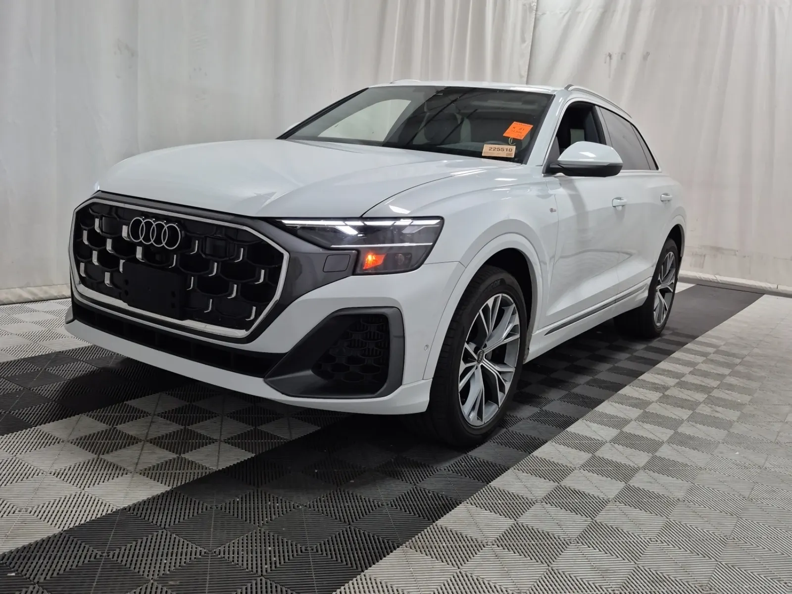 2025 Audi Q8
