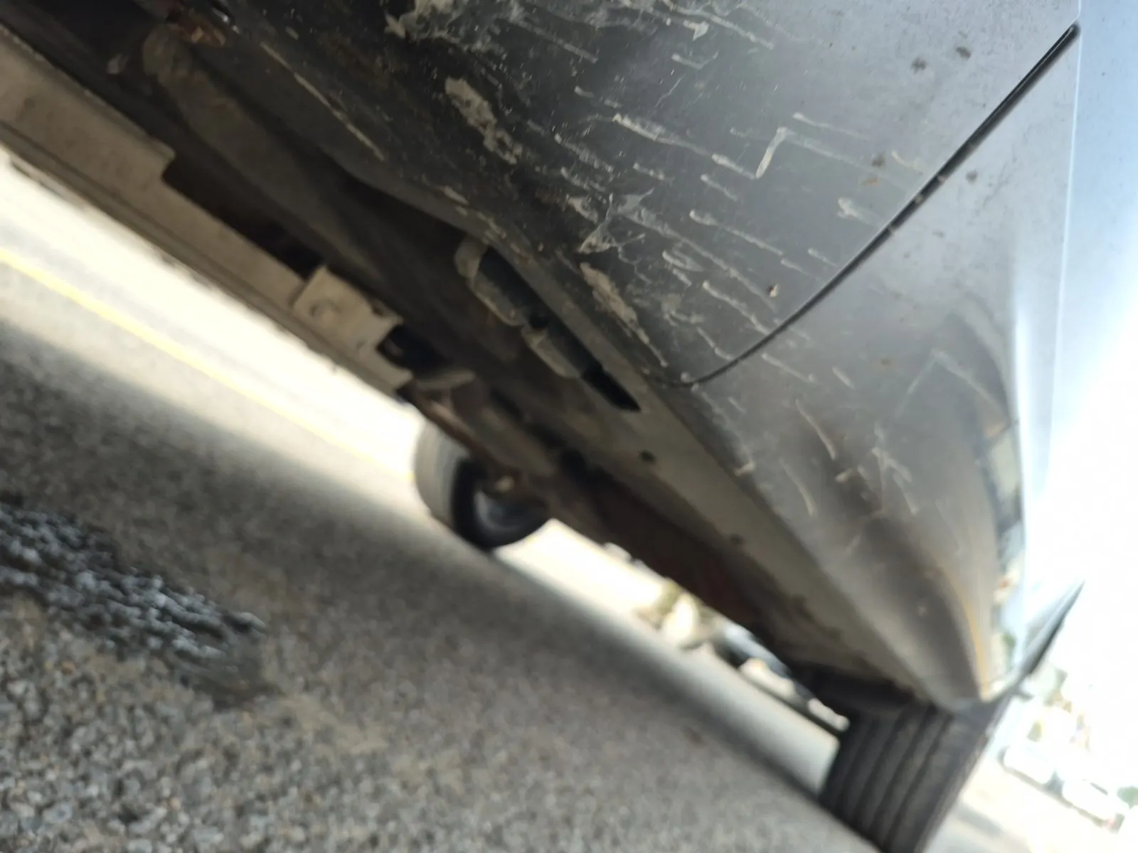 Undercarriage - Driver Photo