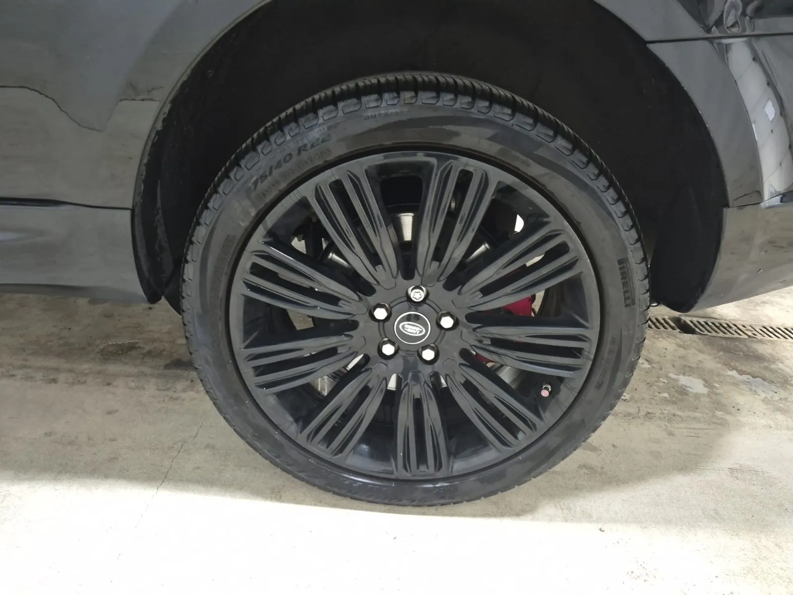 Left Rear Wheel/Tire Photo