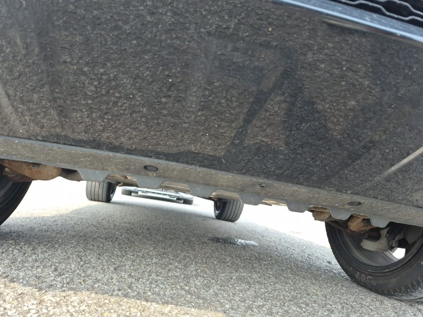 Undercarriage - Front Photo