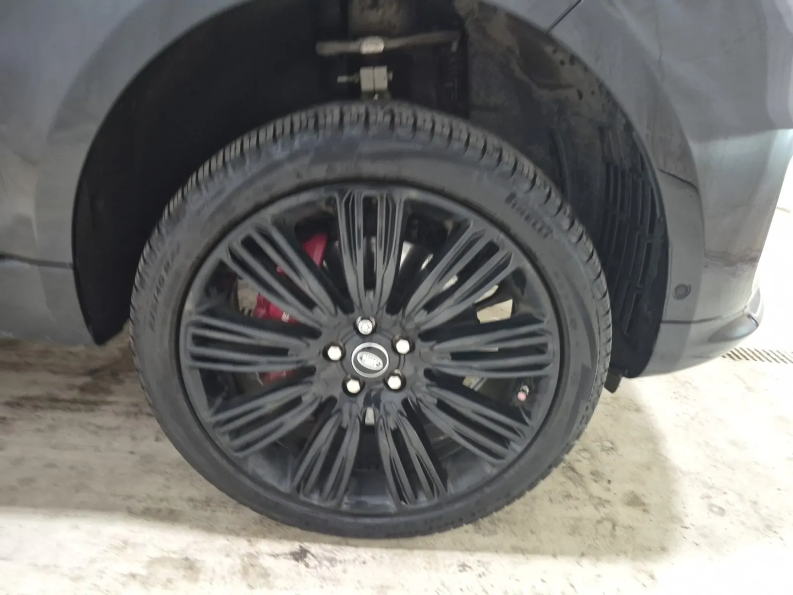 Right Front Wheel/Tire Photo