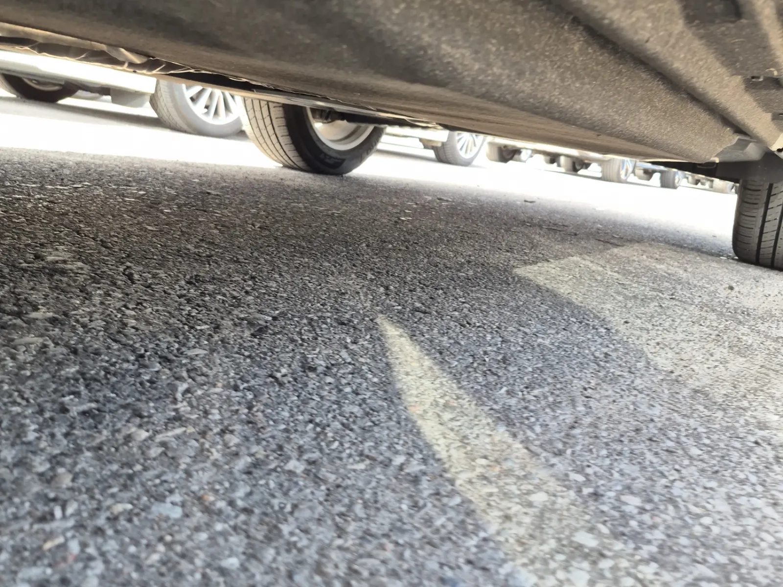 Undercarriage - Driver Photo