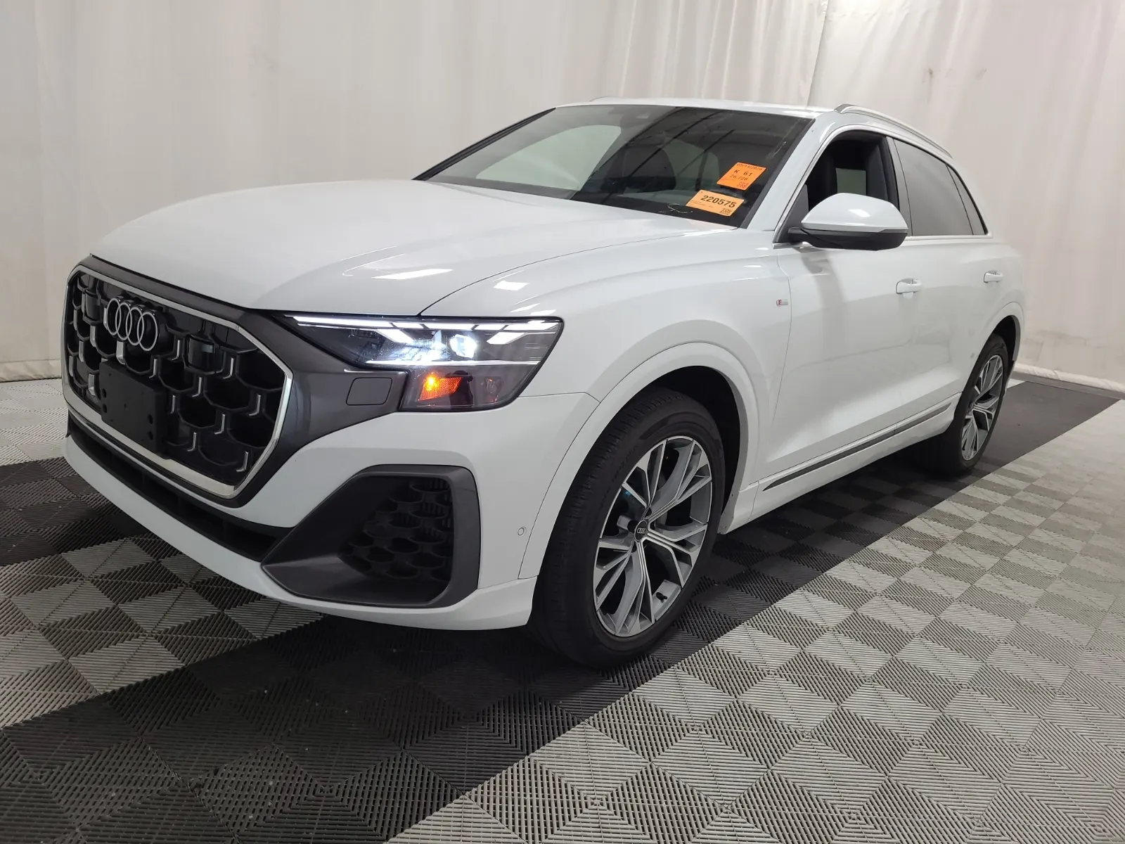 2025 Audi Q8