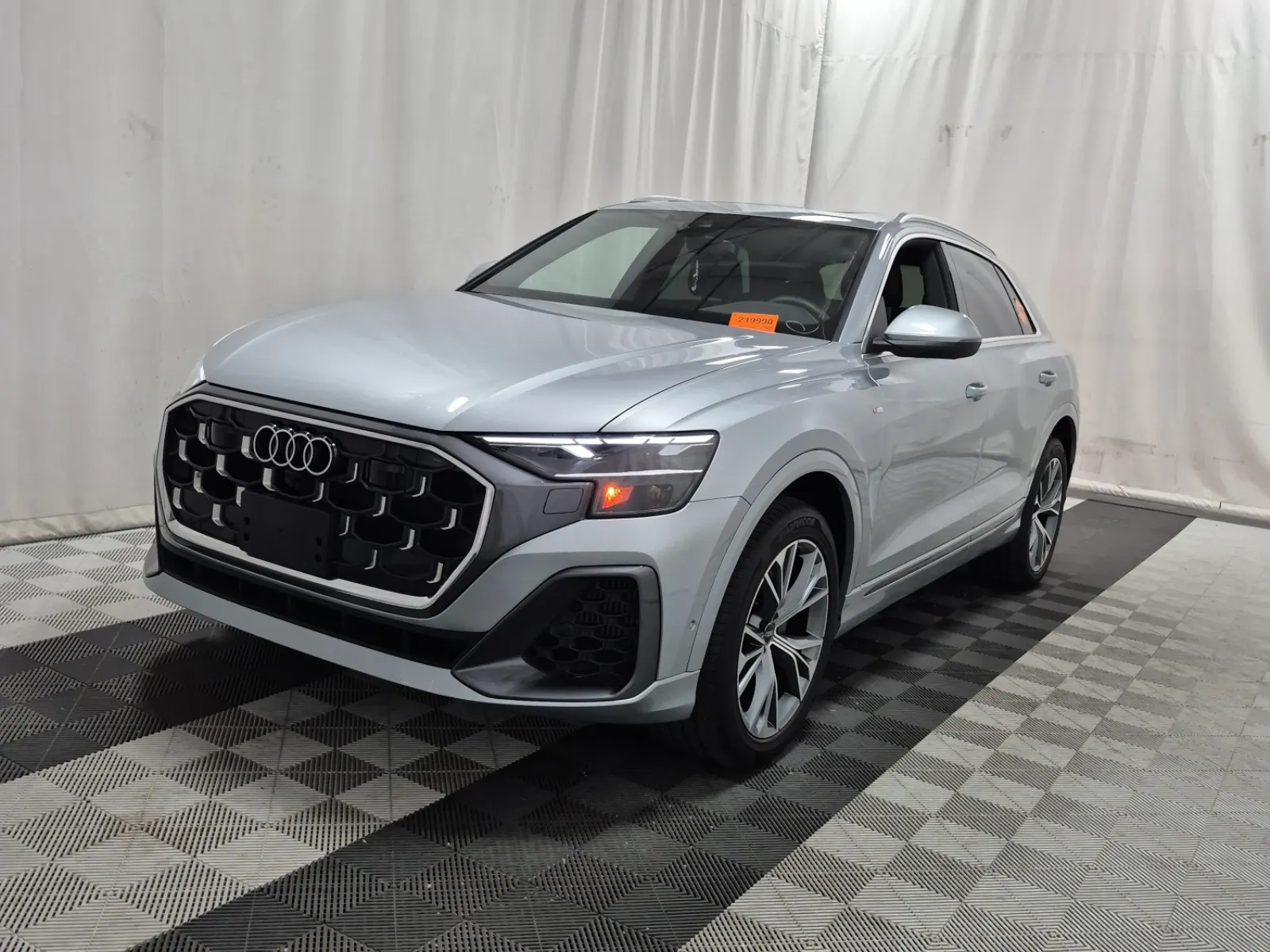 2025 Audi Q8