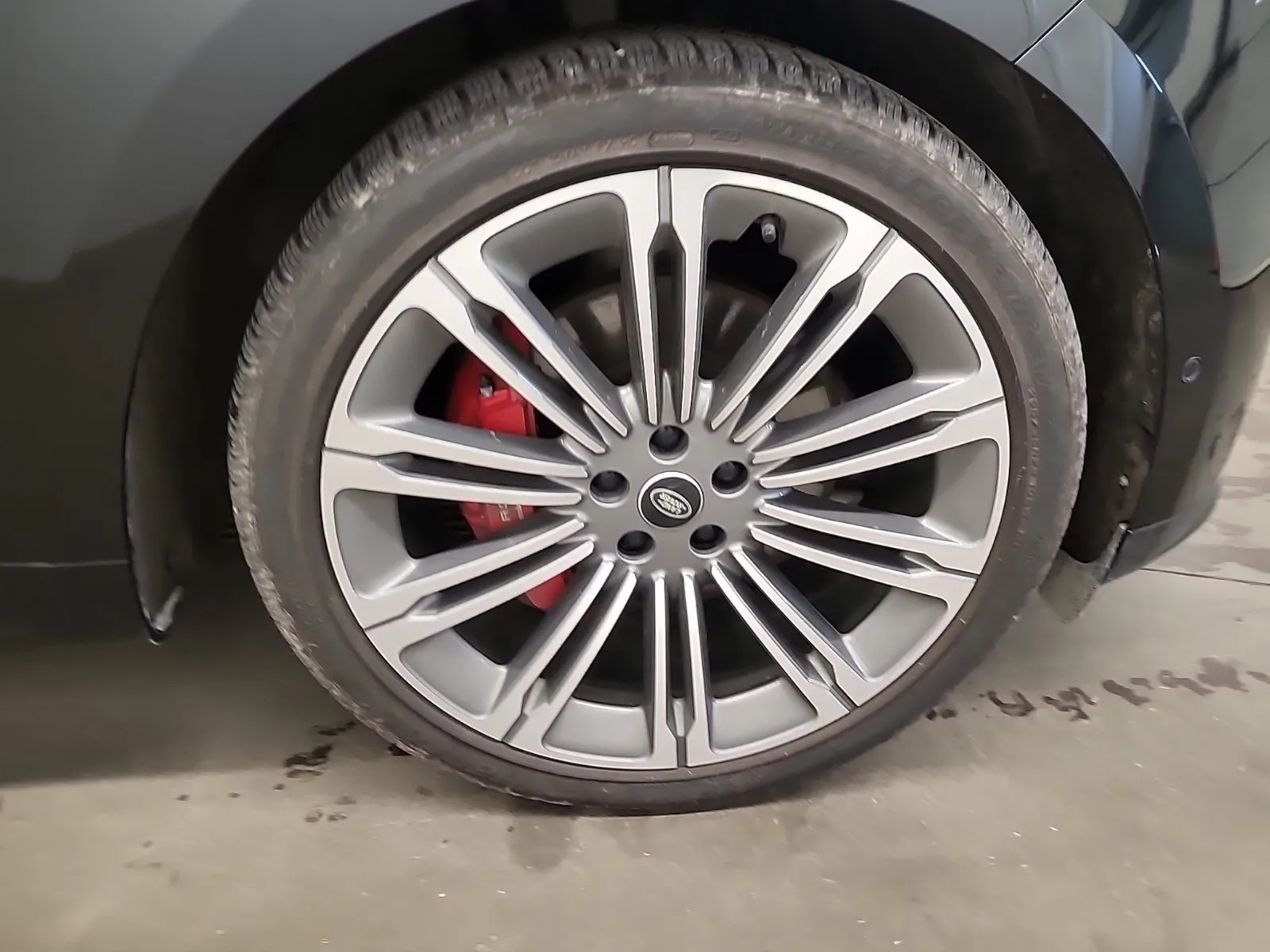 Right Front Wheel/Tire Photo