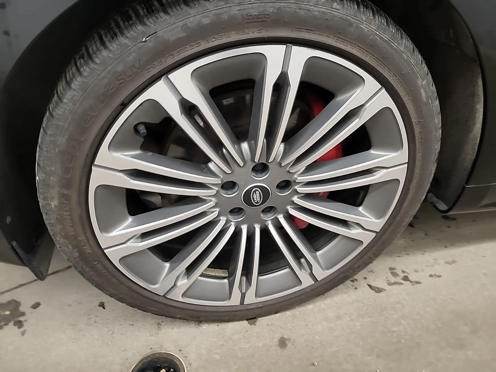 Front driver wheel/tire photo