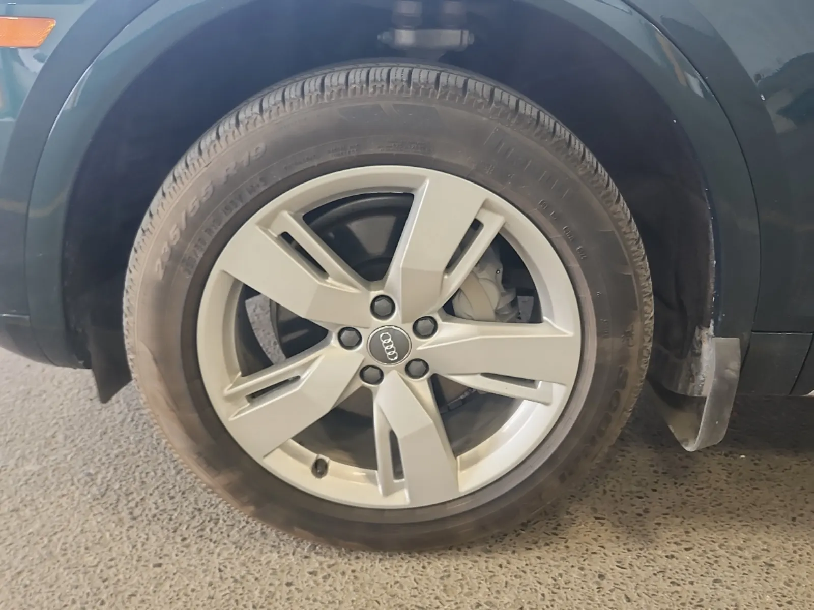 Front driver wheel/tire photo