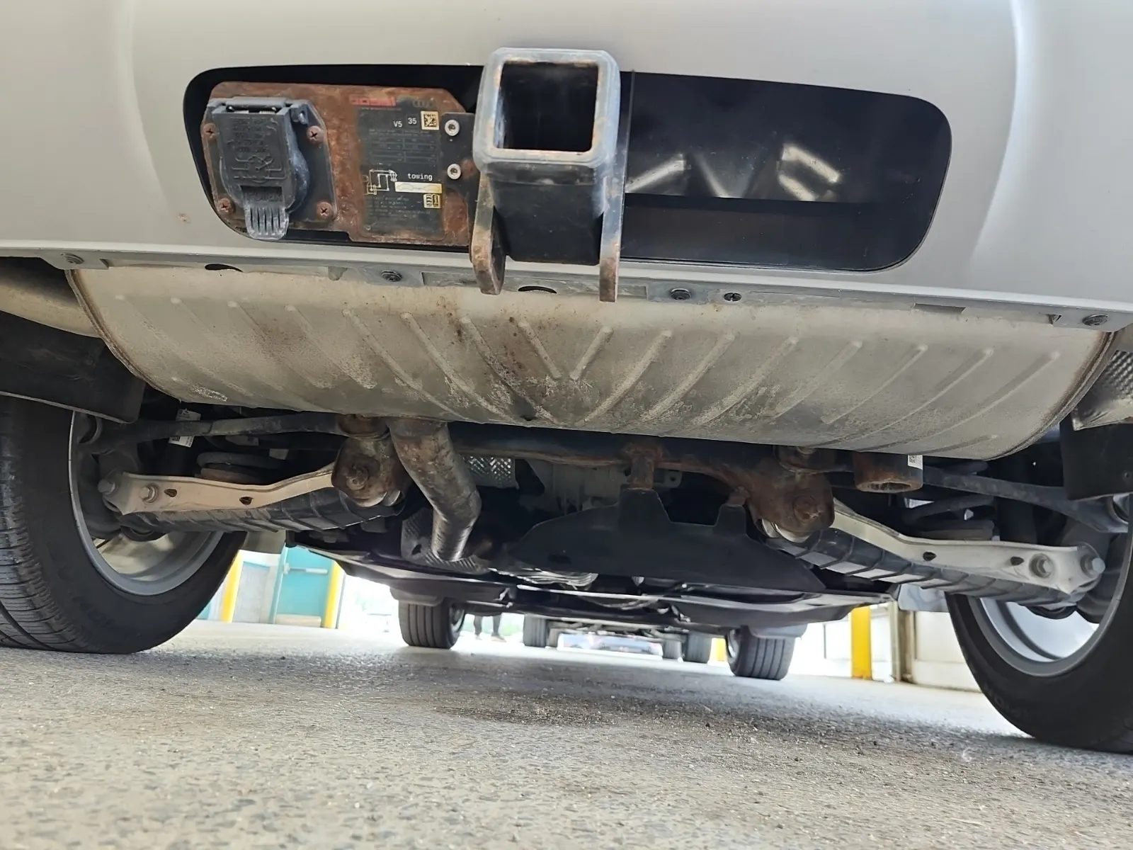Undercarriage - Rear Photo