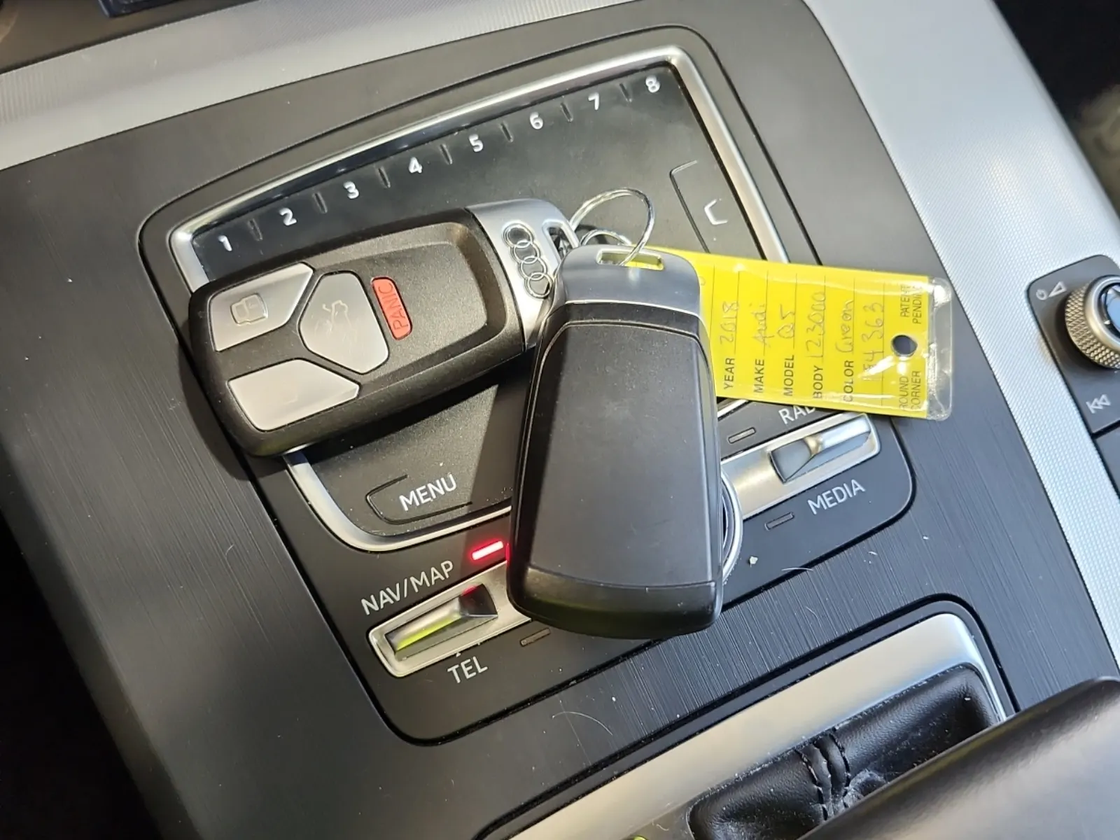 Keys/Fobs/Manual Photo