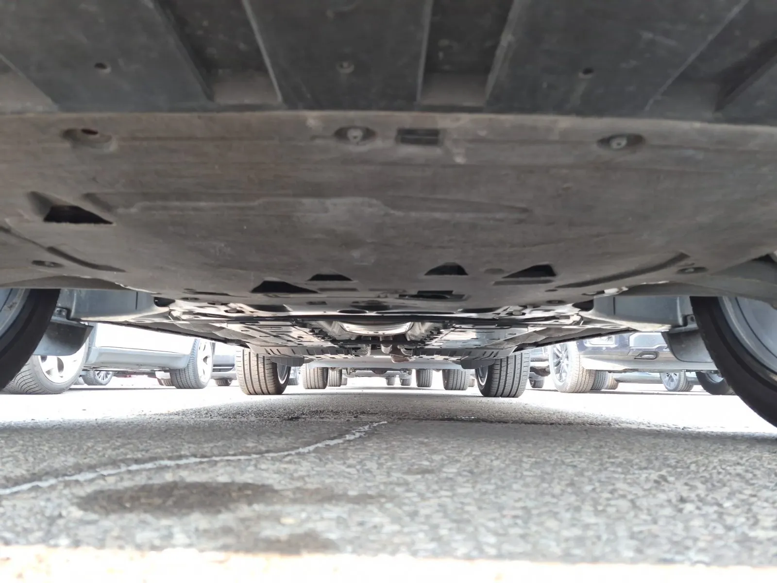 Undercarriage - Front Photo