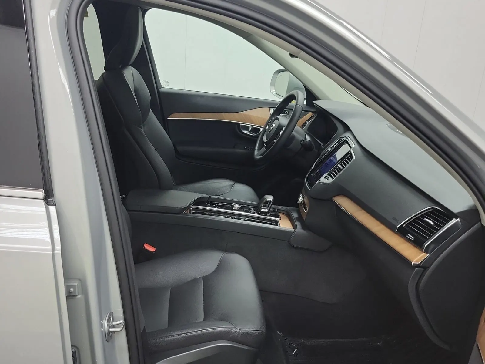 Right Side Interior Photo