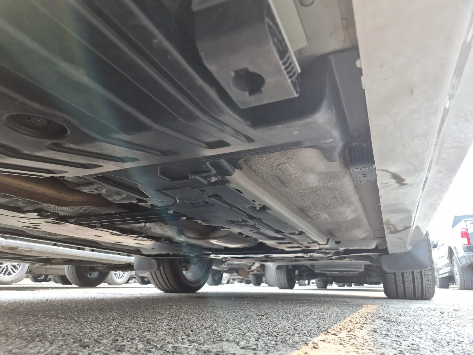 Undercarriage - Passenger Photo
