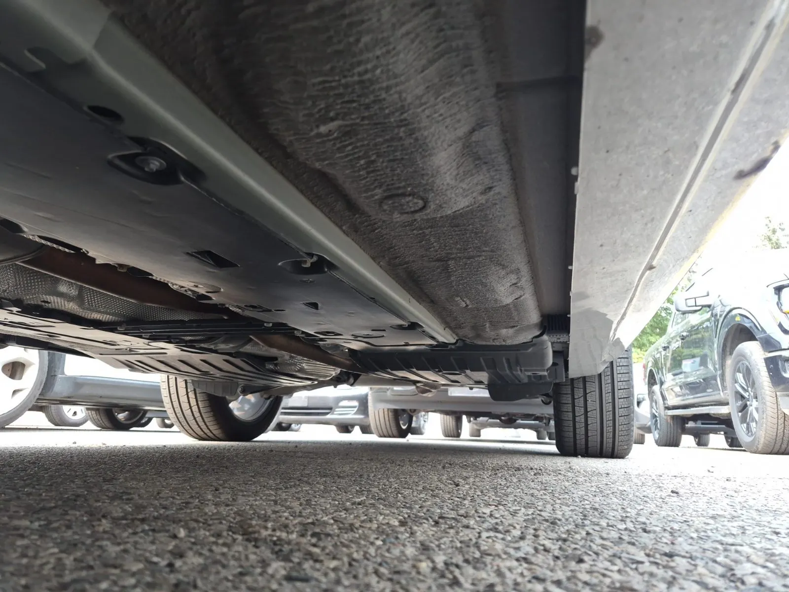 Undercarriage - Driver Photo
